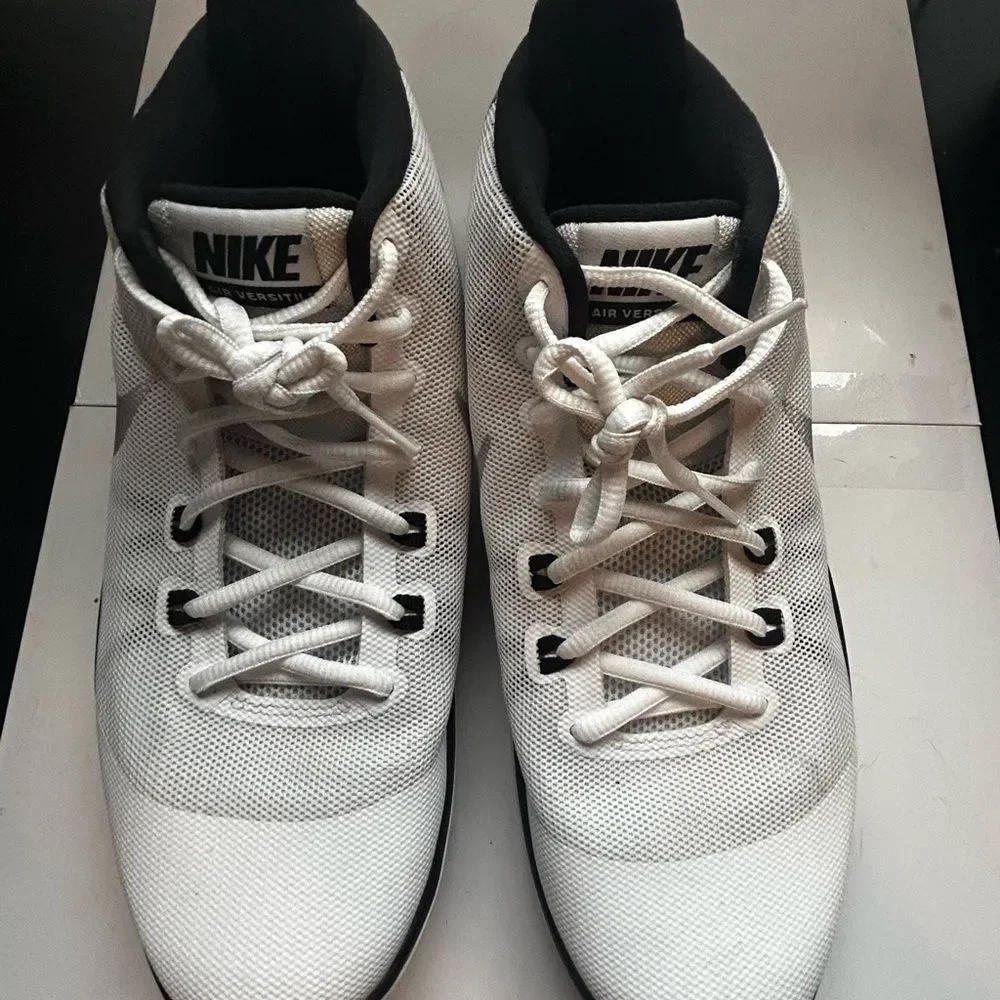 Nike men white
